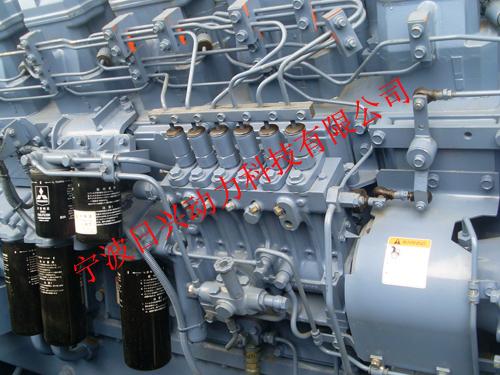 檢測三菱S6R柴油發(fā)動機(jī)潤滑油濾清器