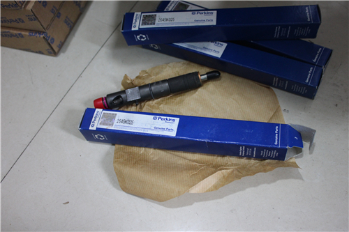 珀金斯發(fā)動機1206E-E70TTA配件T409982噴油器、預(yù)熱塞、燃油管、正時齒輪