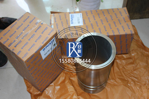 珀金斯發(fā)動機(jī)缸套“受傷”揭秘：過度腐蝕與穴蝕之謎